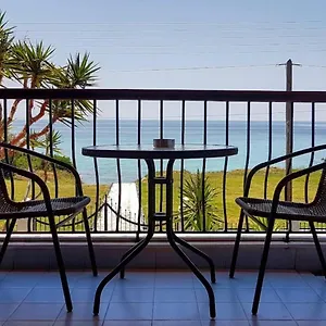 https://delfino-hotel.hotelschalkidiki.net